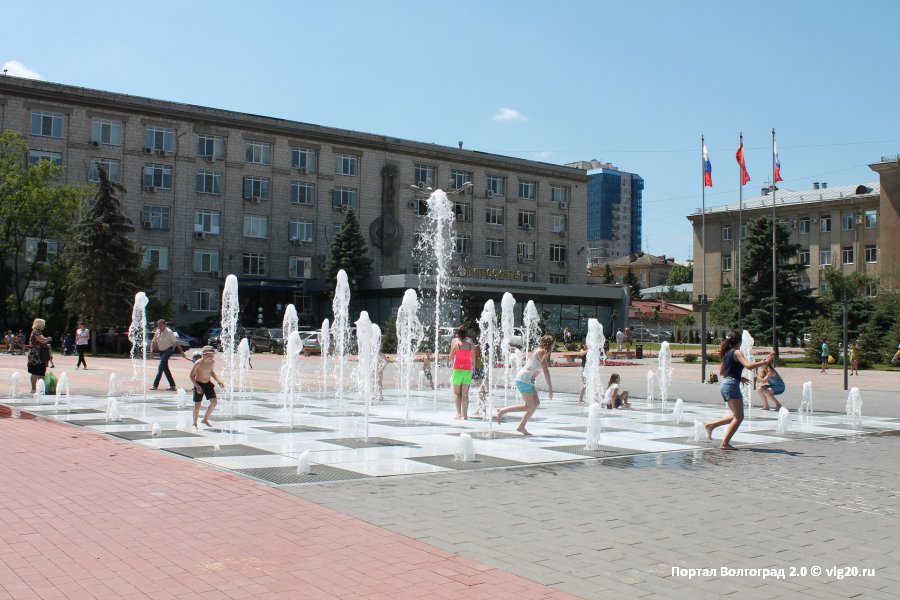 Площадь советская волгоград фото В Волгограде после реконструкции открыли площадь Советскую